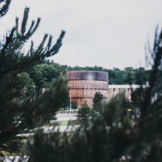 Erleben Sie pure Erholung und schöpfen Sie neue Kraft Außenansicht Therme Linsberg Asia