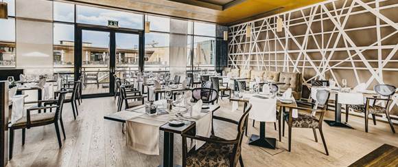 Look forward to a wide selection of Austrian and international delicacies Restaurant