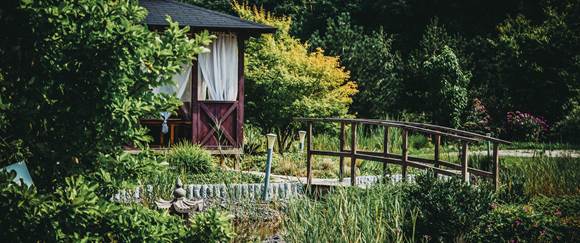 Das Thermenhotel Linsberg Asia nahe Wien betrachtet sich als nachhaltiges Hotel Zengarten des Resort Linsberg Asia